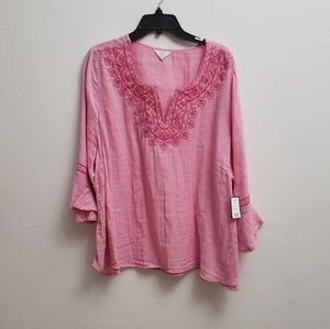 NWT Crown & Ivy garden party blouse embroidery